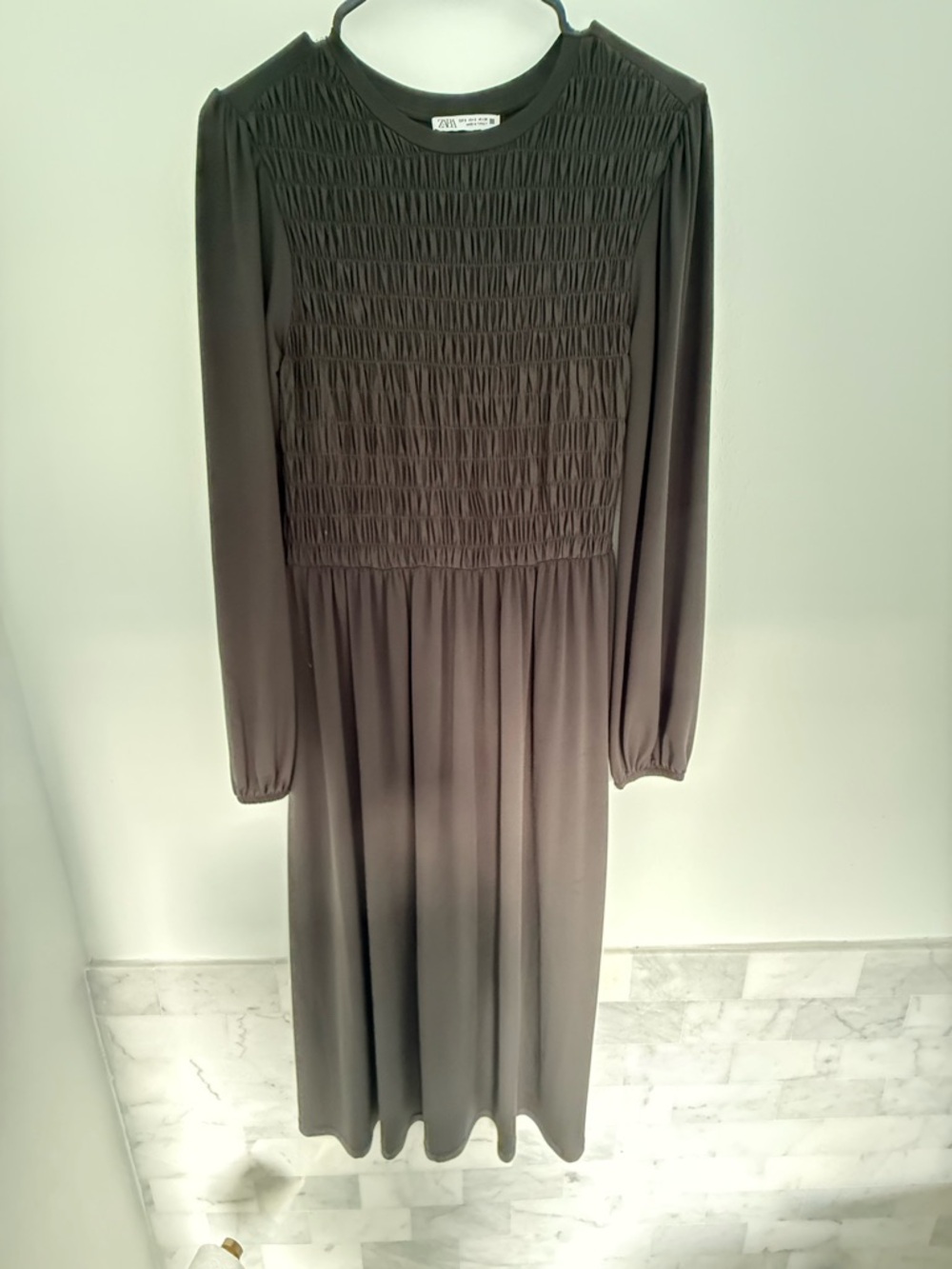 Zara - Womens Long Sleeve Smocked Midi Dress - Black